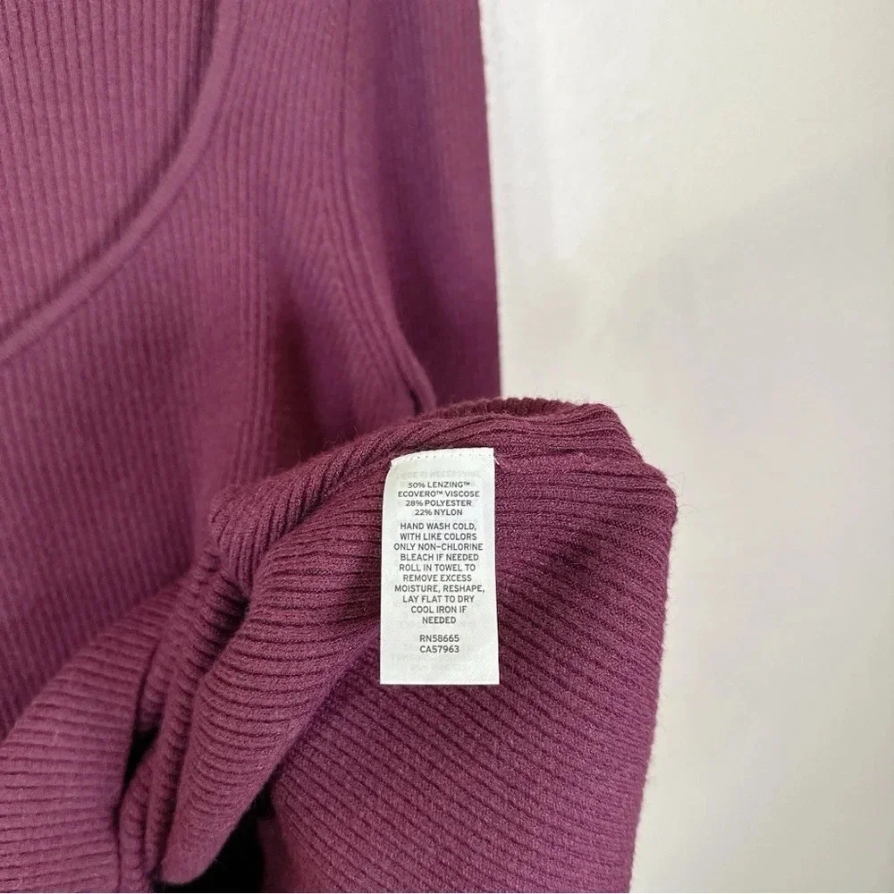 Halogen Womens Size 1X Ribbed Heart Neck Soft Long Sleeve Sweater